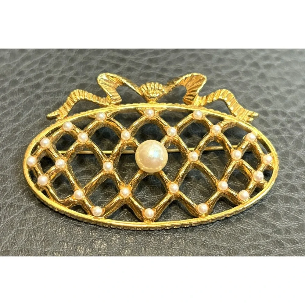 Vintage MONET Gold Tone Brooch Oval Ornament Bow Faux Pearl Christmas Holiday